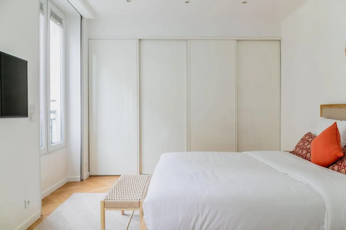 Elegant Parisian Apartment Near Eiffel Tower Franciaország