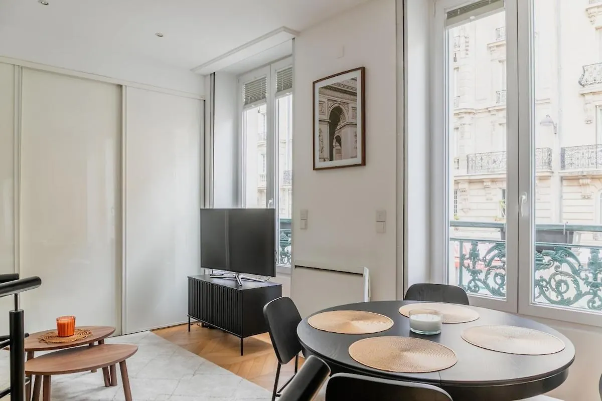 Elegant Parisian Apartment Near Eiffel Tower